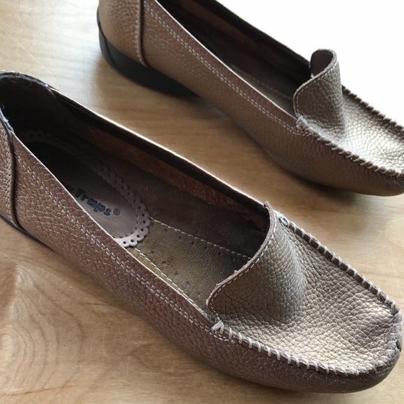 Baretraps, leather, bronze, brown slip on. - Picture 3 of 5